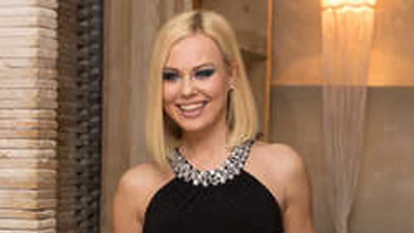 Hibátlan popsit villantott, vérforraló üzenetet küld a magyar modell