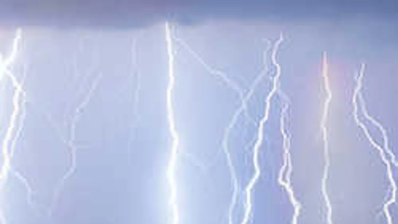 Gyermekeik szeme láttára csapott a villám a két magyar édesanyába