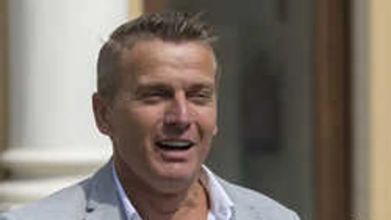 Itt a videó: Ennyit üzent közvetlenül az ítélet után Rékasi Károly