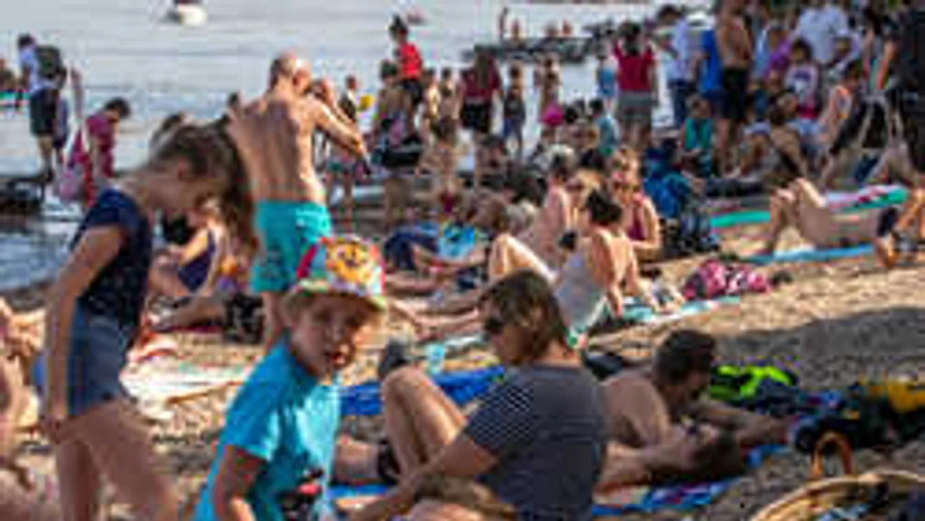 Ezért fürödhettek legálisan több százan a Dunában Budapestnél