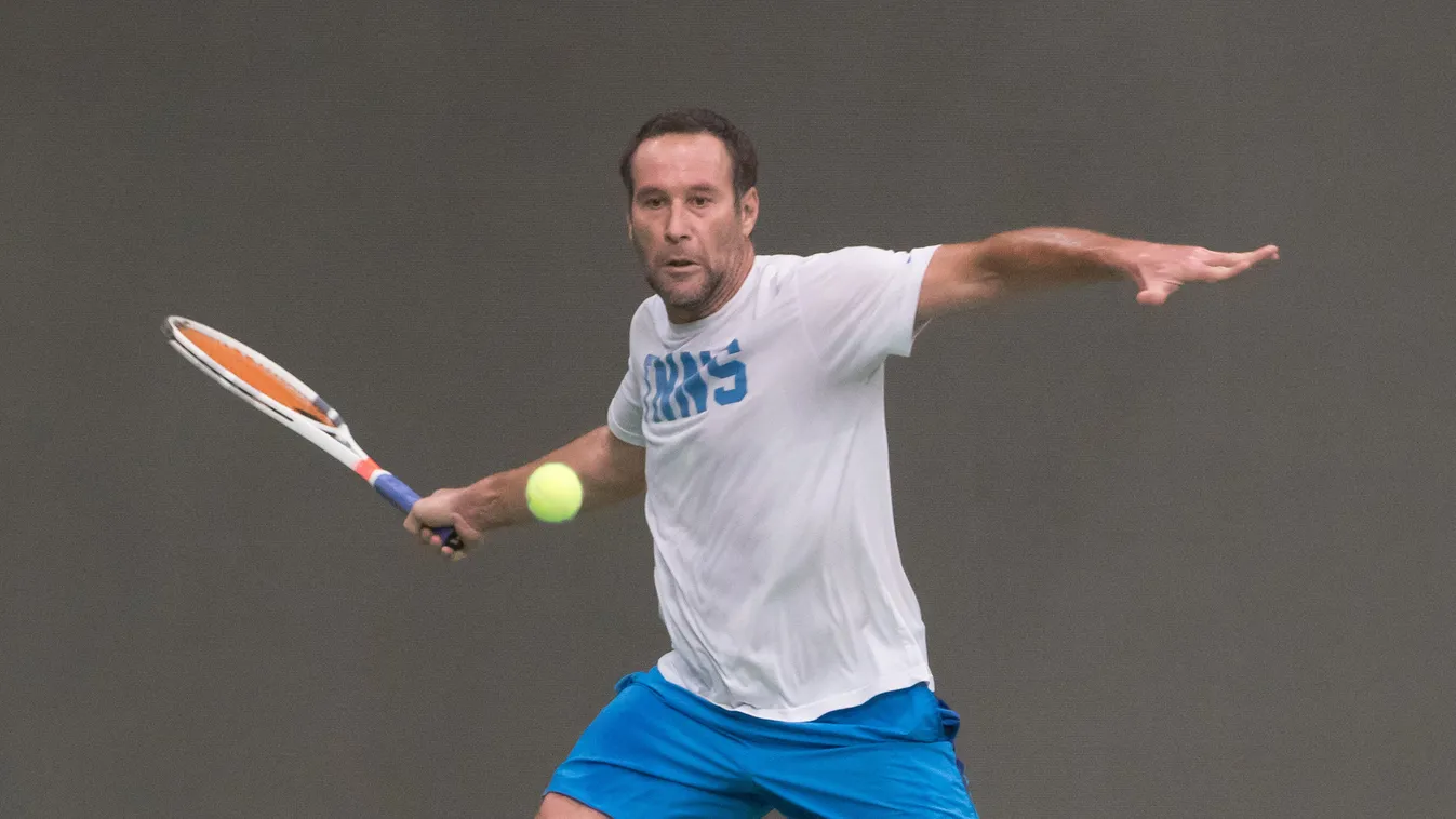 Bevallotta: 14 évvel fiatalabb családanyát szeret a TV2 sztárja