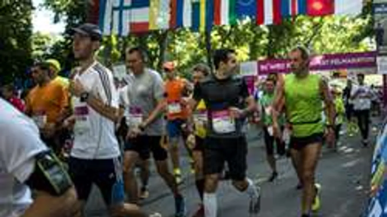 Migránsveszély miatt veszik el a futók útleveleit