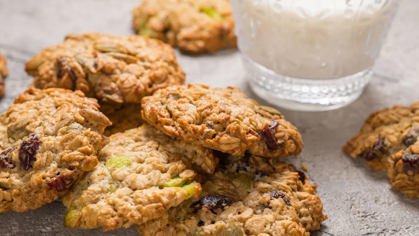 Oatmeal cookies with cranberry and pumpkin seeds