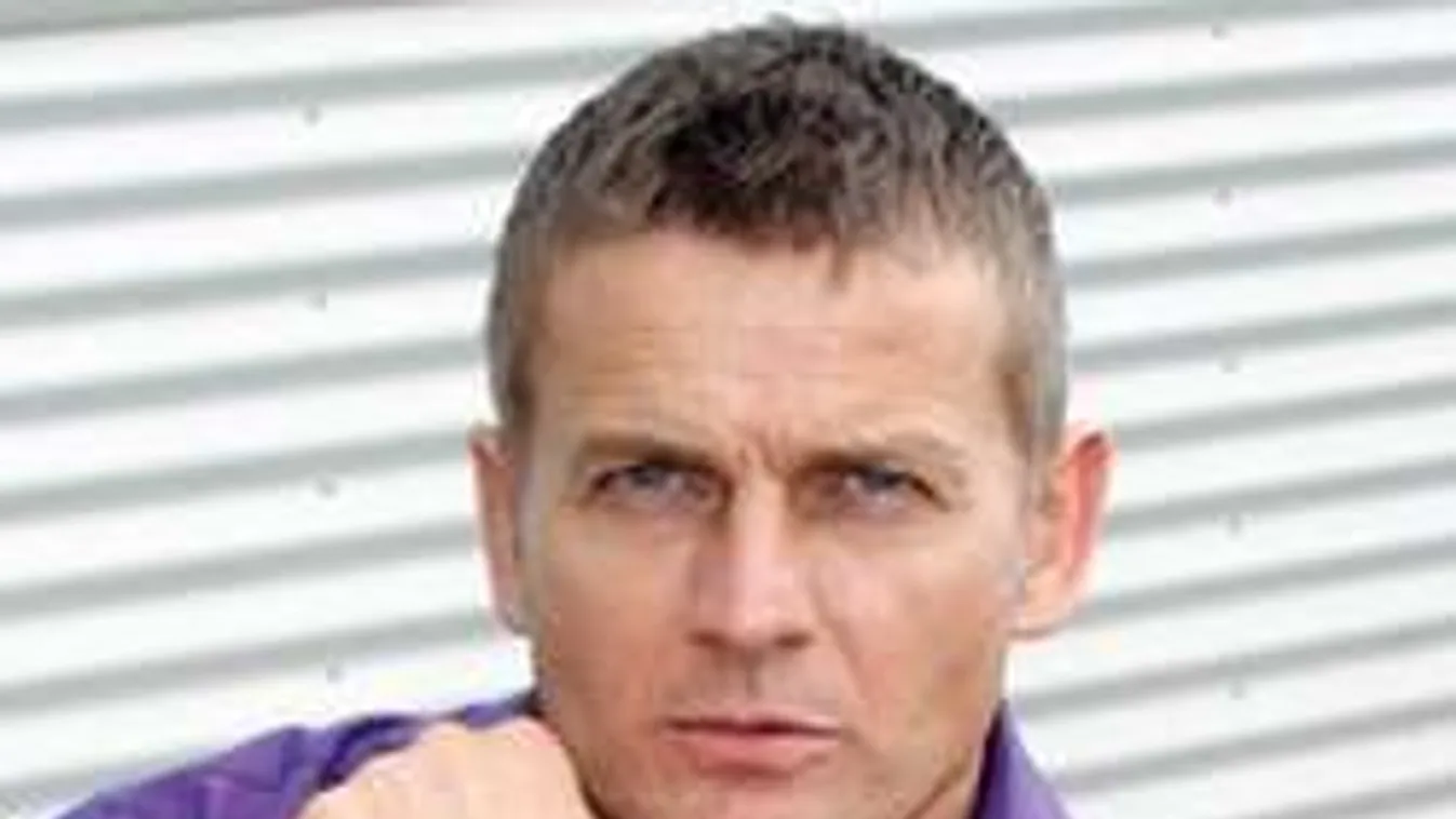 Meglepő külsővel tért vissza a Barátok köztbe Rékasi Károly