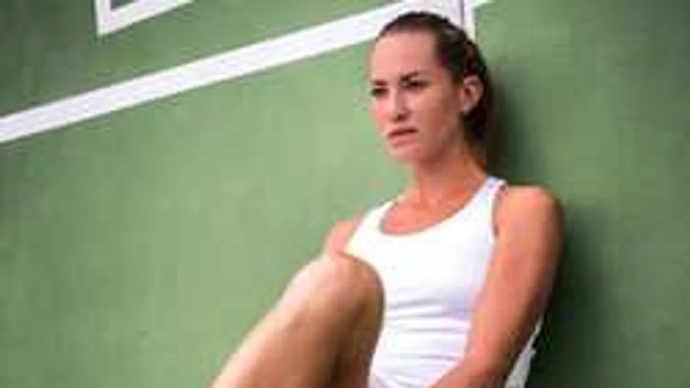 Ciciverseny a neten, leszbikus teniszezőnők a főszerepben