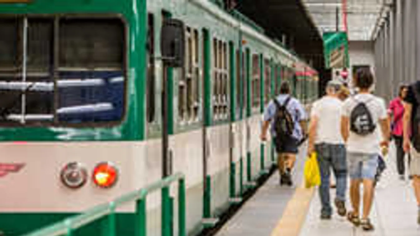 Reggeli horror Kistarcsán: HÉV alá szorult egy fiatal lány