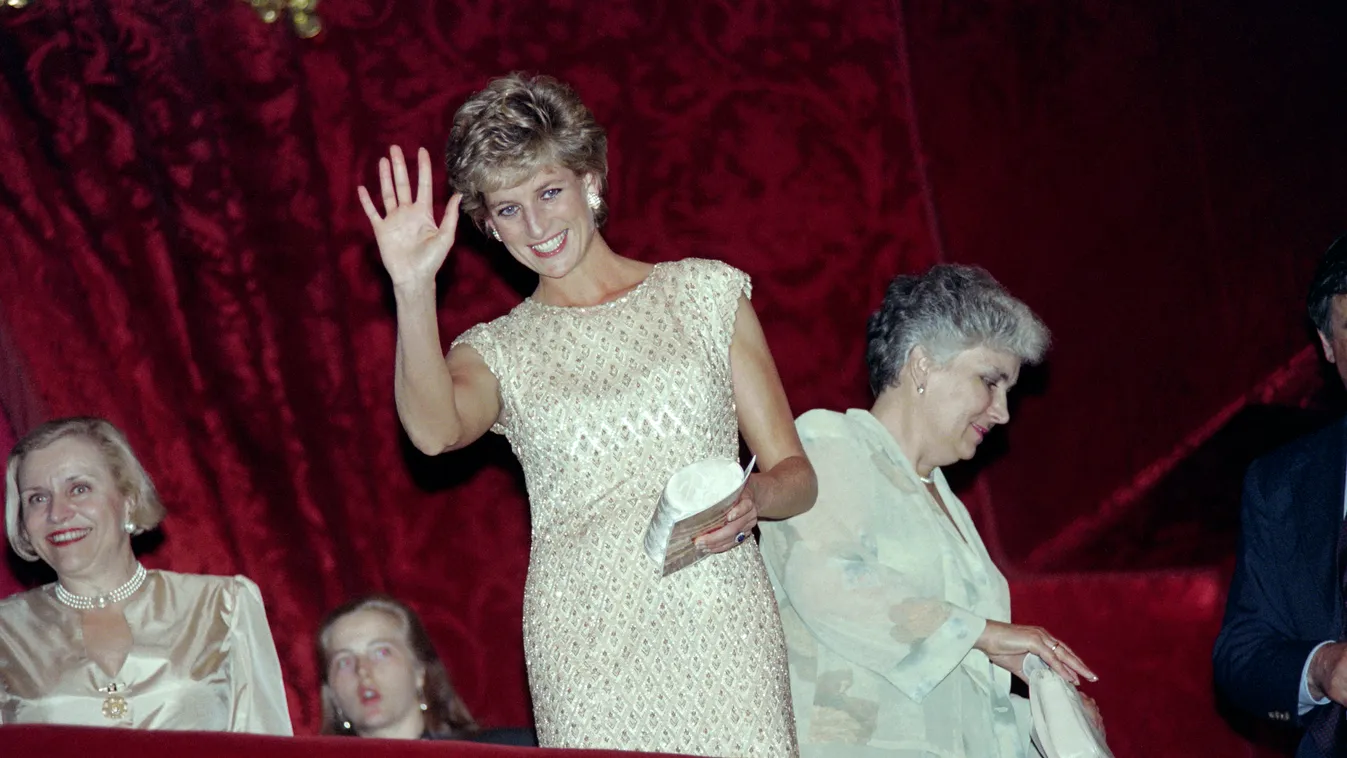 Egy eddig nem látott szülinapi lapról derült ki, ilyen volt Diana humora