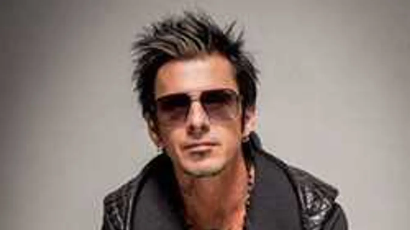 Intim pillanatot osztott meg élete nőjével a híres magyar zenész