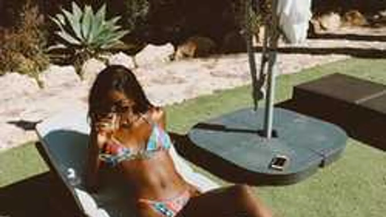 Tök pucér kép került ki az internetre a gyönyörű fiatal modellről!