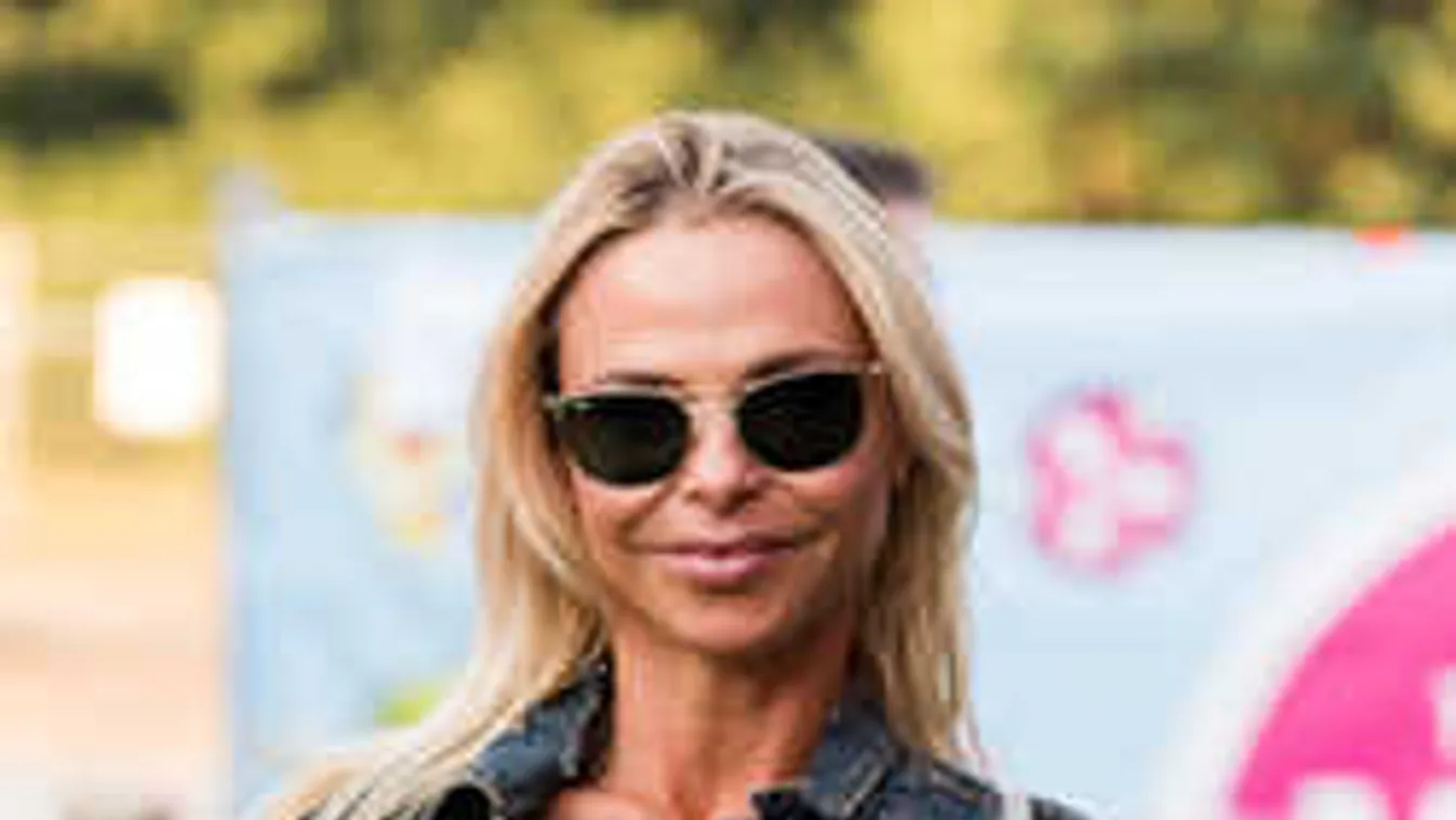 Leesett az állunk: elképesztő szerelésben fesztiválozott a luxusfeleség