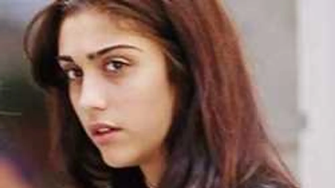 Szőrös testrészt villantott Madonna bikinis lánya