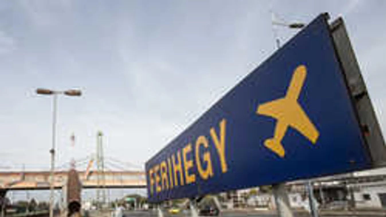 Kényszerleszállás Ferihegyen: Ez történt egy idős utassal