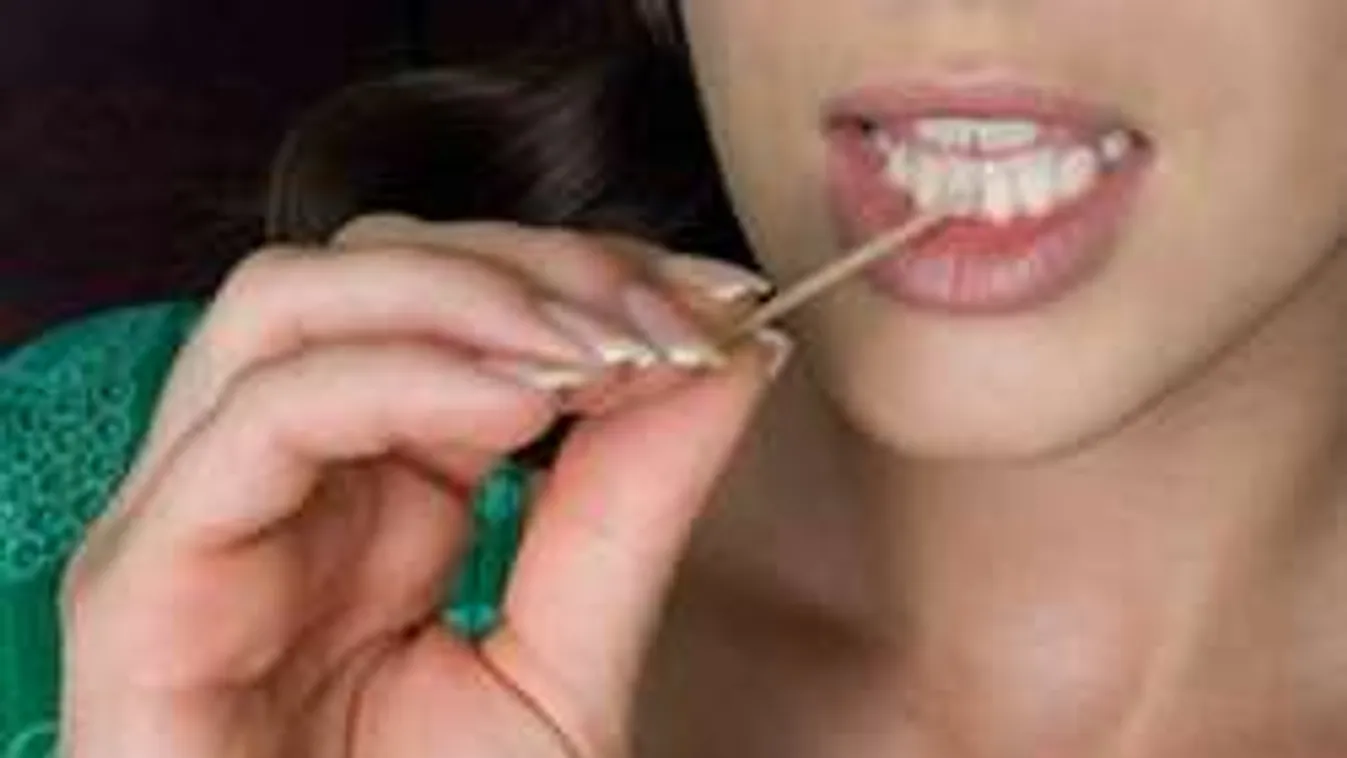 Csaknem végzett a nővel a fogpiszkáló