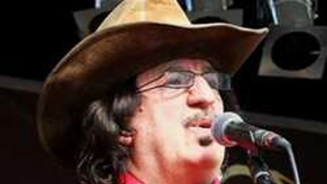 Kiderült, komoly kezeléseket kap a nagybeteg magyar zenészlegenda