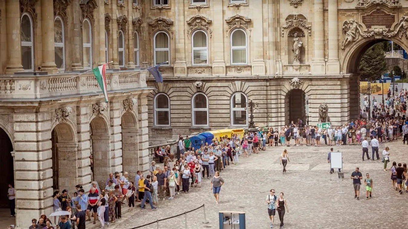 Nem hiszed el, mennyien látogatták meg eddig az újjászületett Szent István-termet
