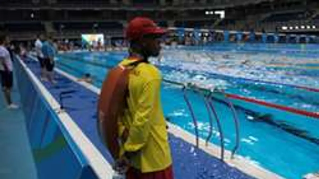 Veszélyben vannak Hosszú Katinkáék? Életmentők vigyáznak rájuk