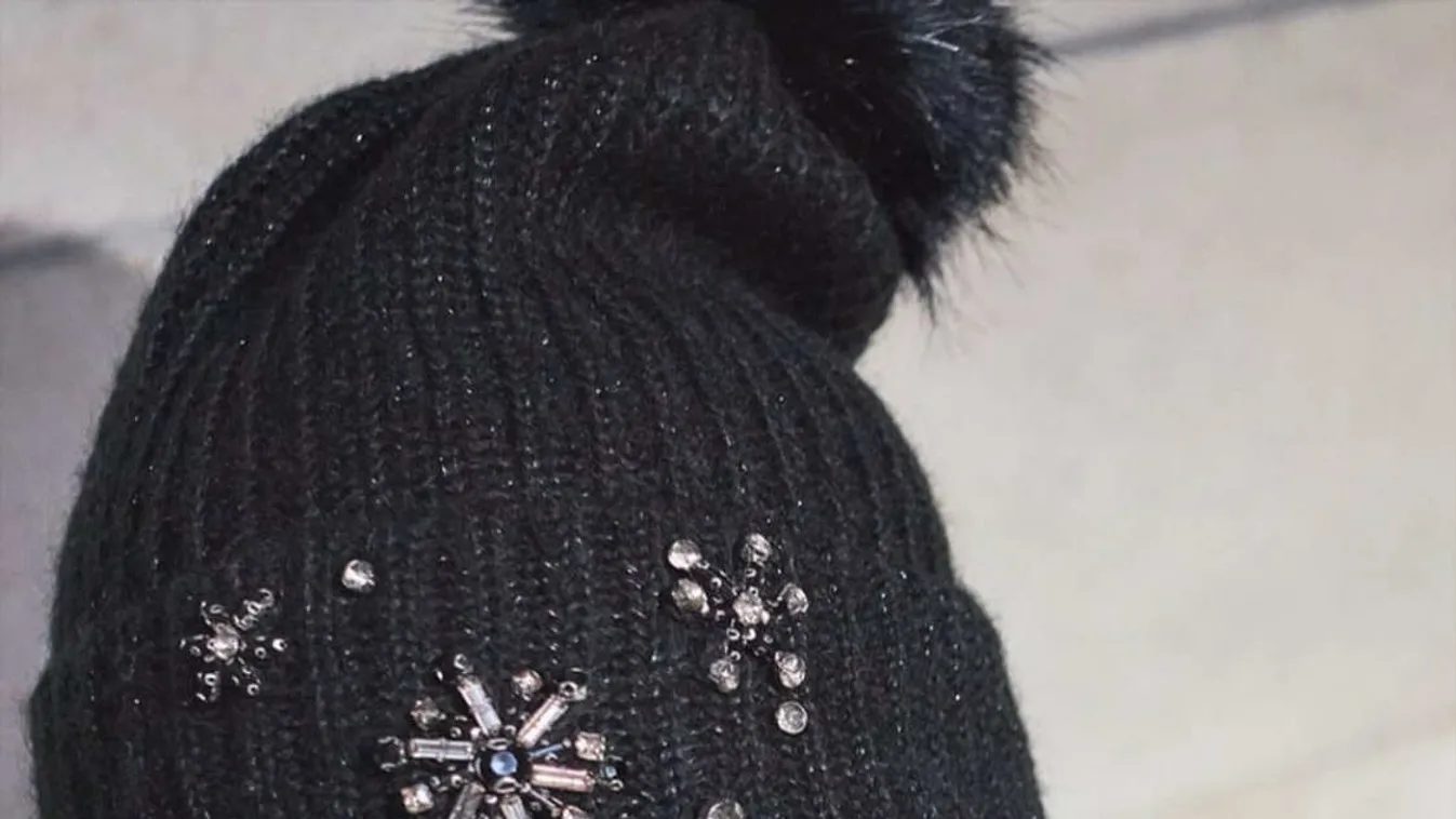 Barbara Palvin est l'égérie de la campagne publicitaire d'hiver de Victoria's Secret Beauty ***EXCLUSIVE*** 