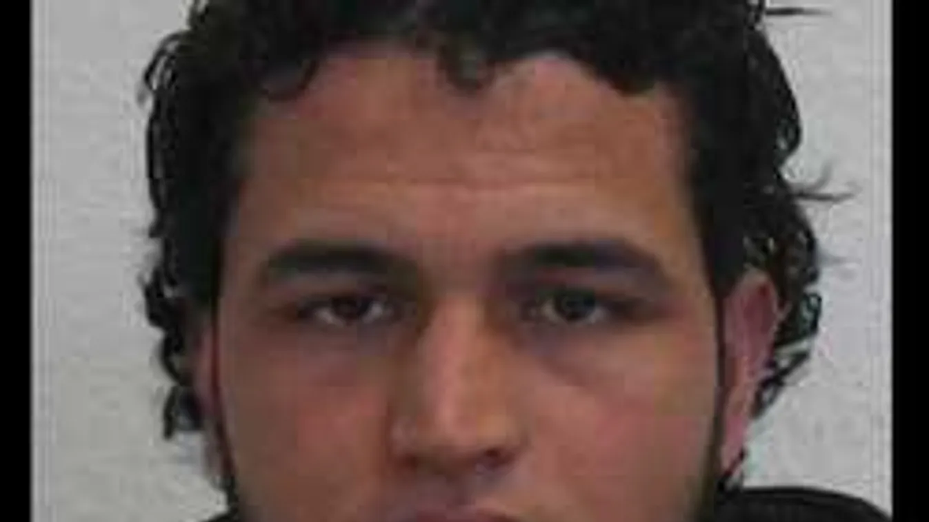 A bürokrácia csúcsa: csak munkaidőben figyelték a terroristát