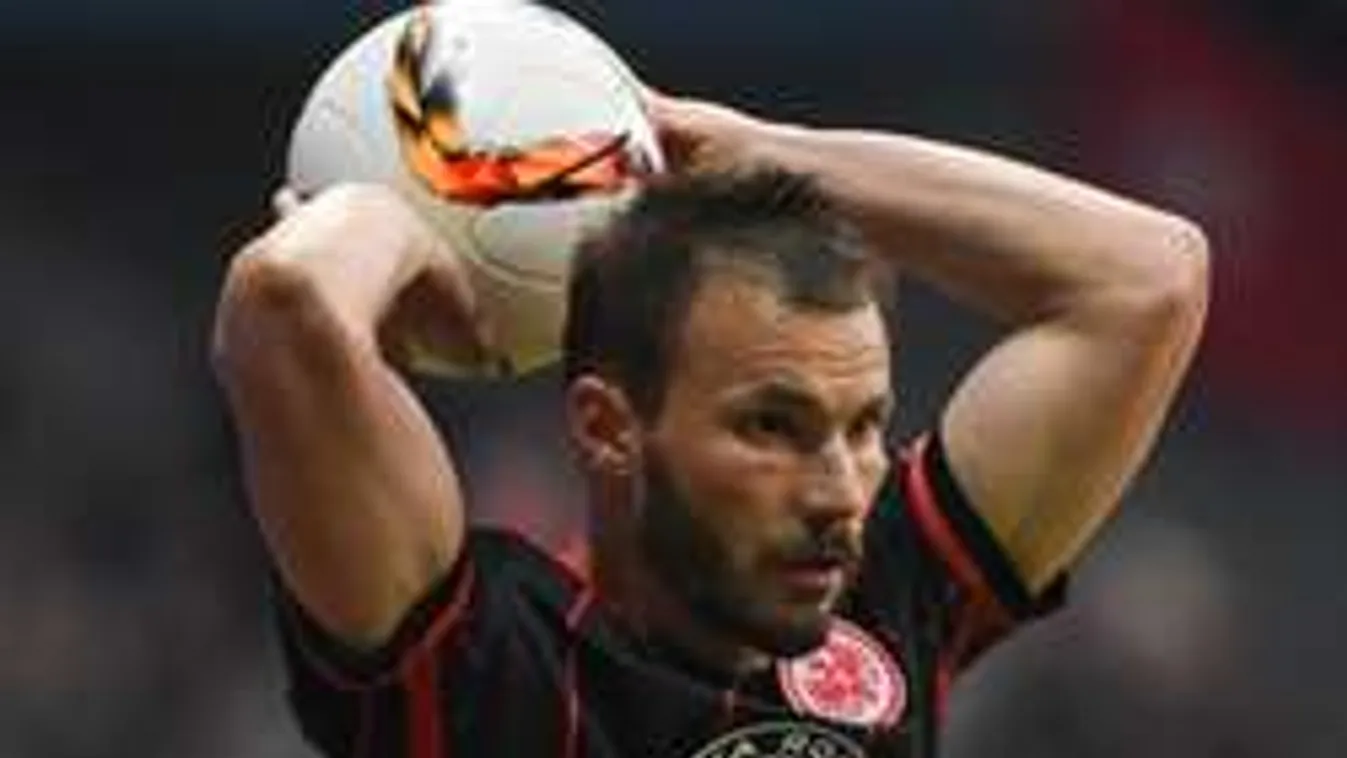 Mosdatják a magyar focistát: edzője nyilvánosan szégyenkezik