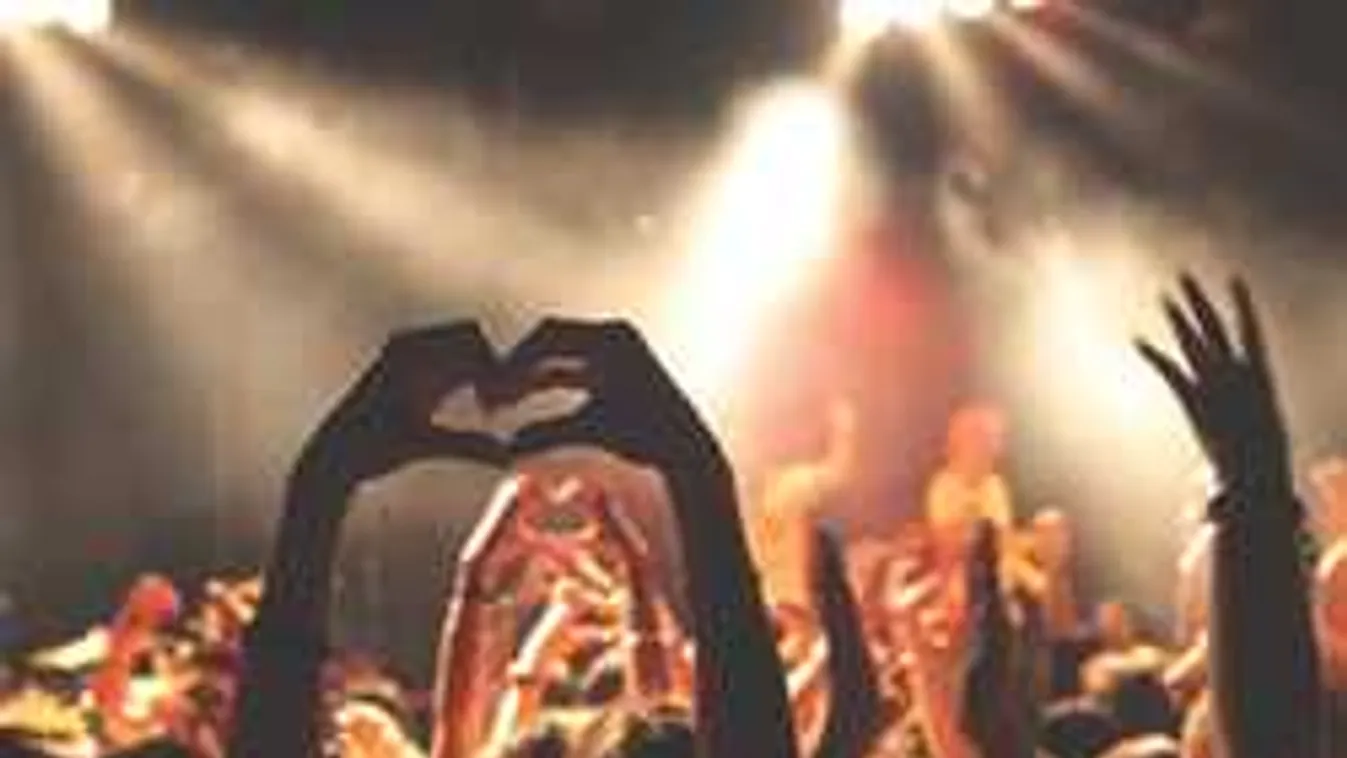 Brutális dolog történt a koncerten, az együttest és a közönséget is elsodorta a szökőár