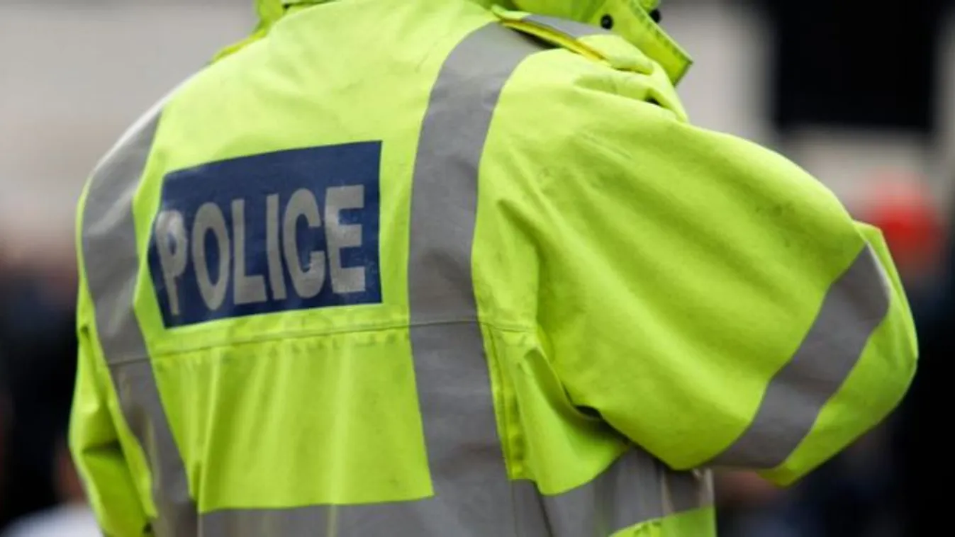 Hatalmas erőkkel vonult ki a rendőrség a családi házhoz: holtan találtak egy 45 éves nőt