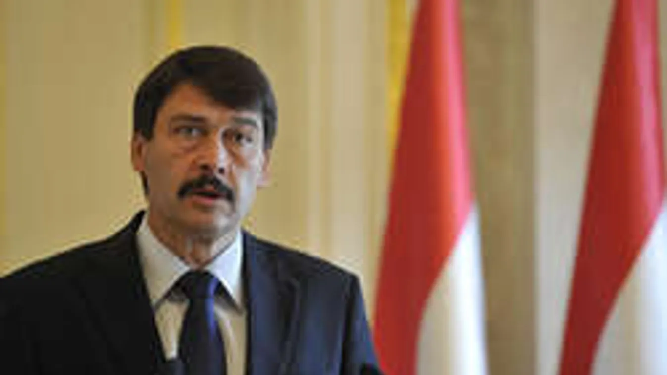 Lerobbant Áder János köztársasági elnök gépe