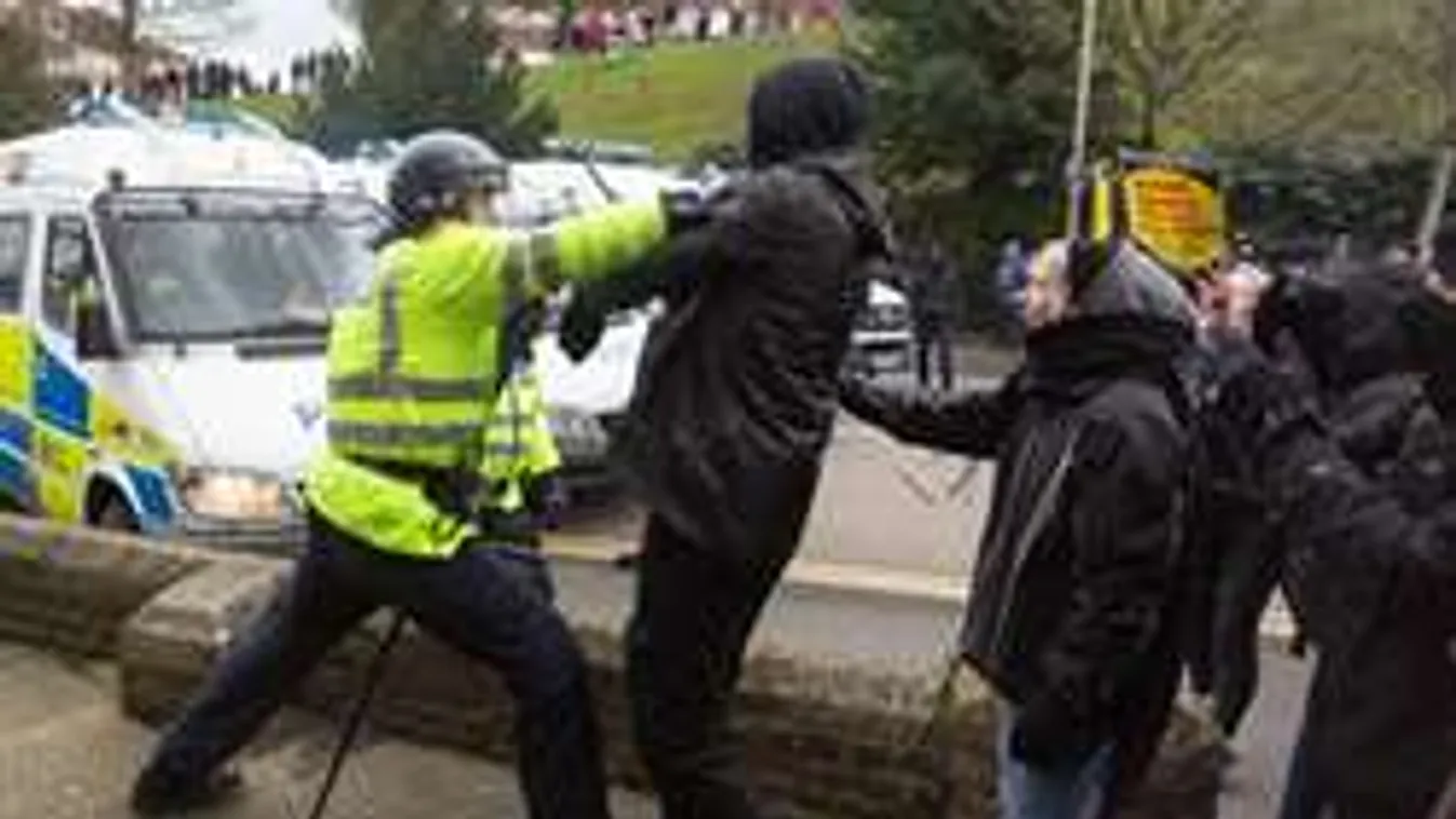 Betonfalat építenek a britek a szigetországba özönlő migránsok ellen