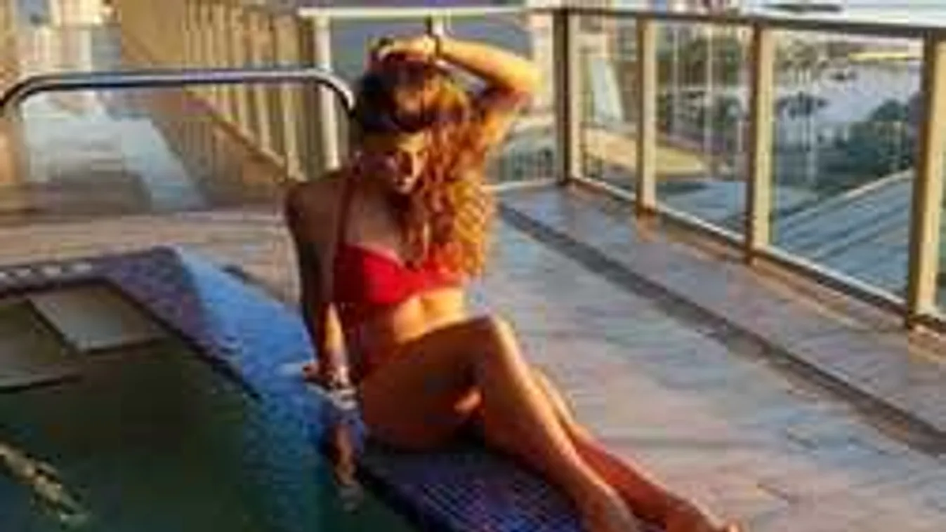 Szexi fotón villantotta meg büszkeségét a magyar úszónő