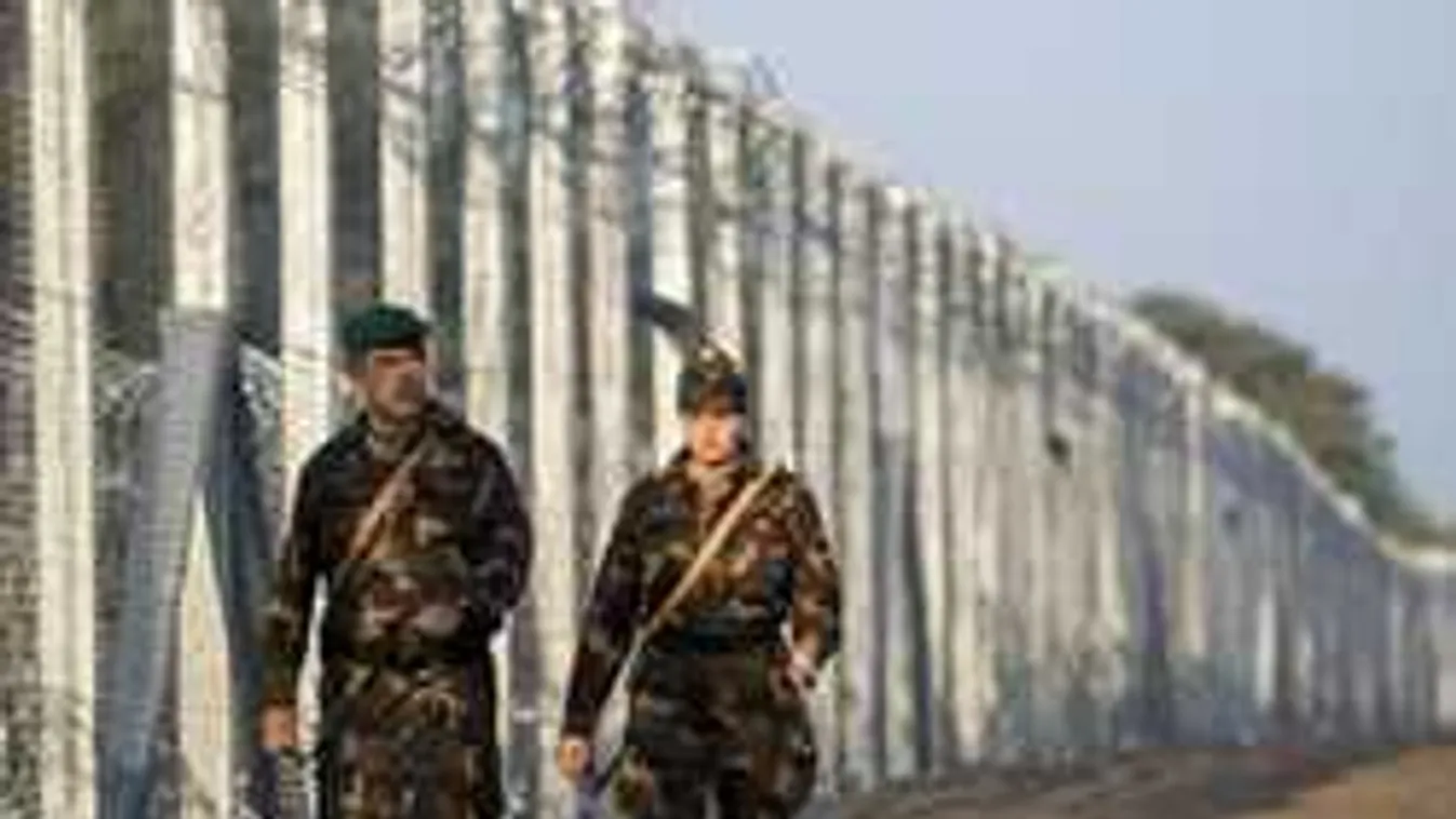 Vona Gábor: A kerítés alkalmatlan, a kerítés bukás, le kell bontani - Videó