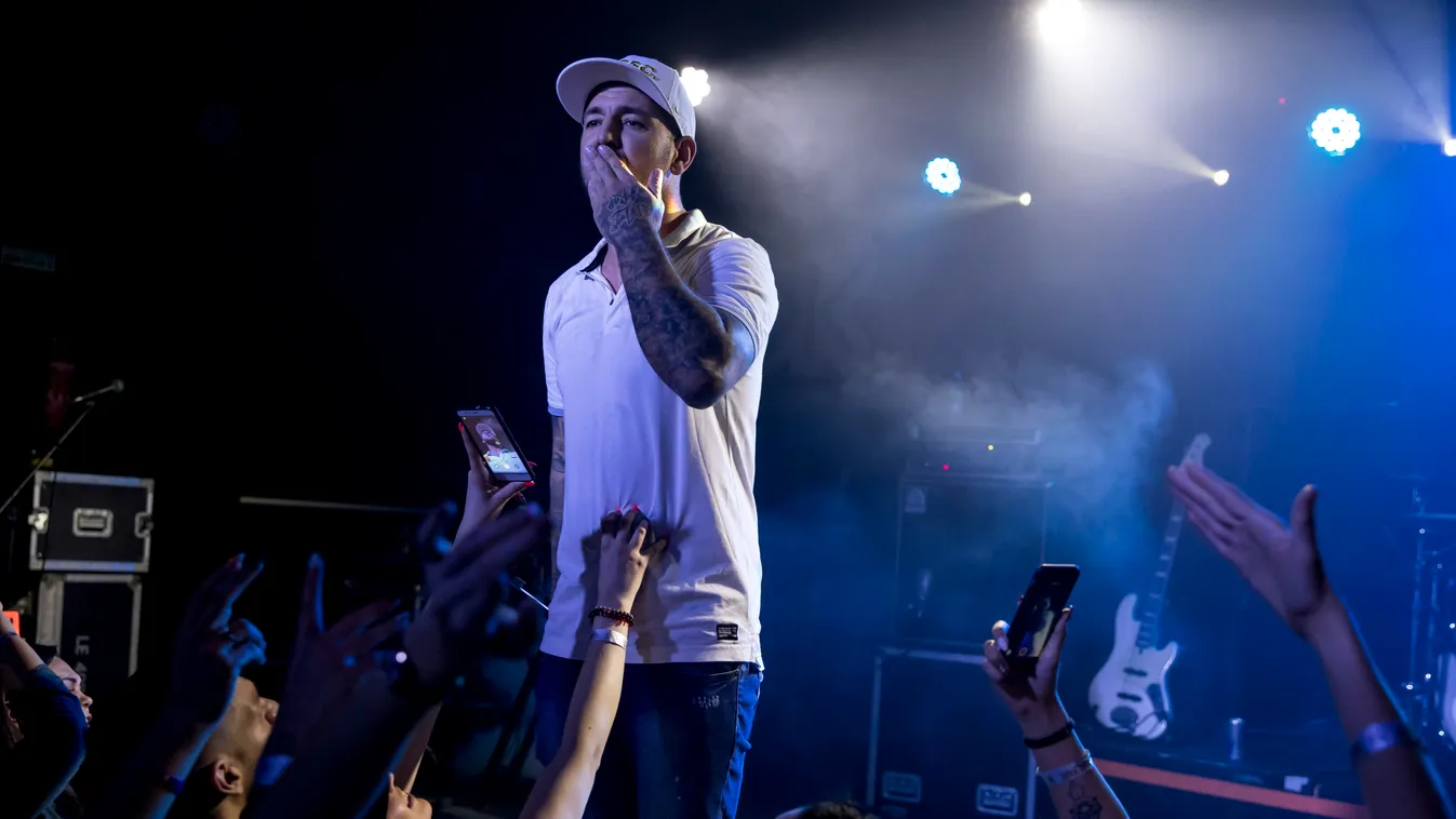 Curtisnek fel kell kötnie a gatyát: Ezt üzente neki Shane Tusup