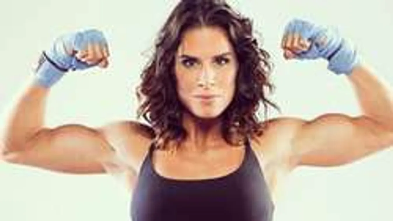 Padlót fogsz, ha ez a pucér bombázó ad egy taslit