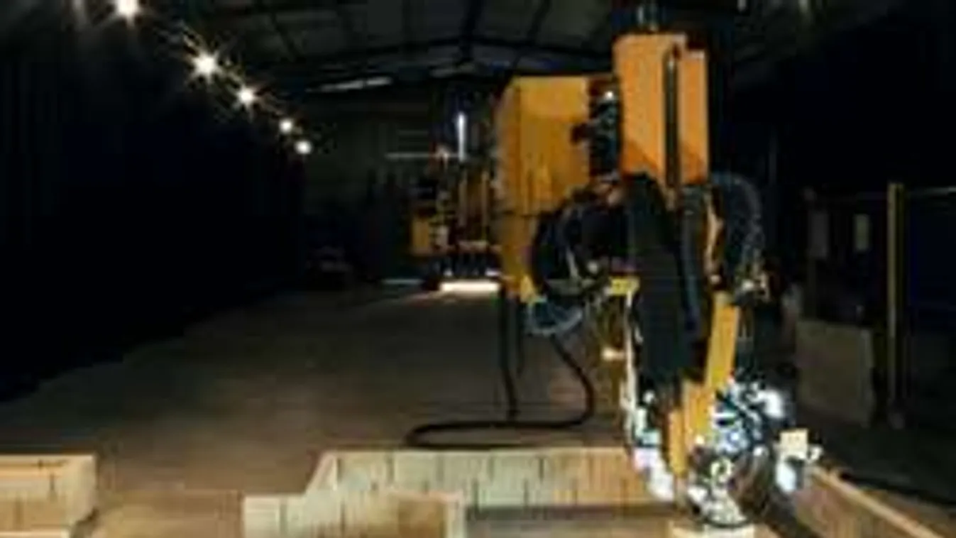 Négyszer gyorsabb az embernél a házépítő robot - videó