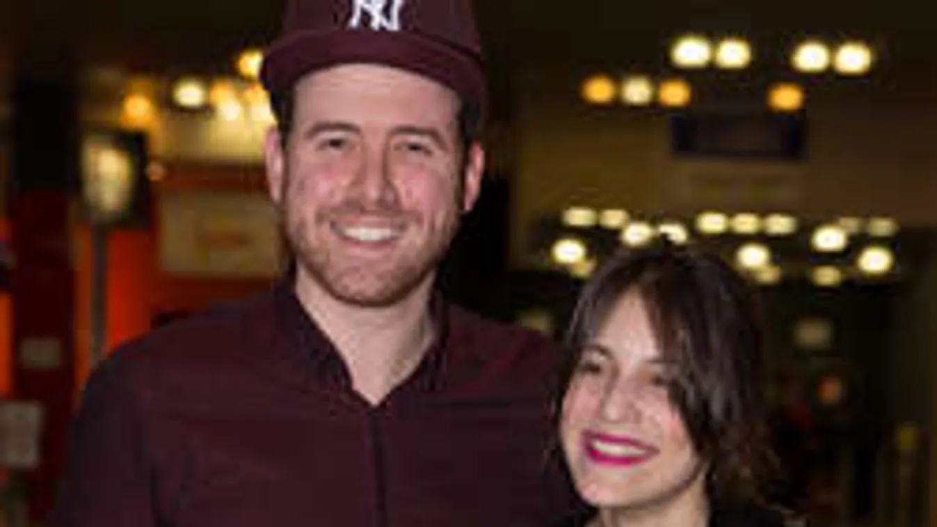 Fluor Tomi barátnője rendkívül dögös!