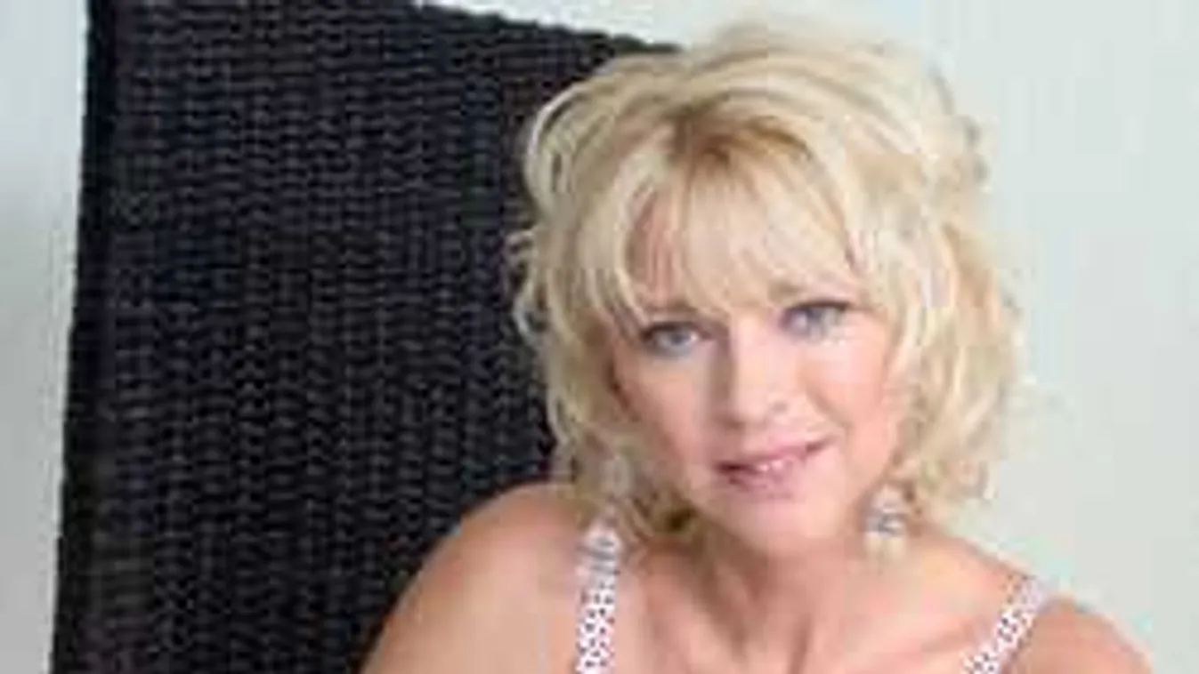 Élő adásban sírta el magát lánya miatt a magyar színésznő