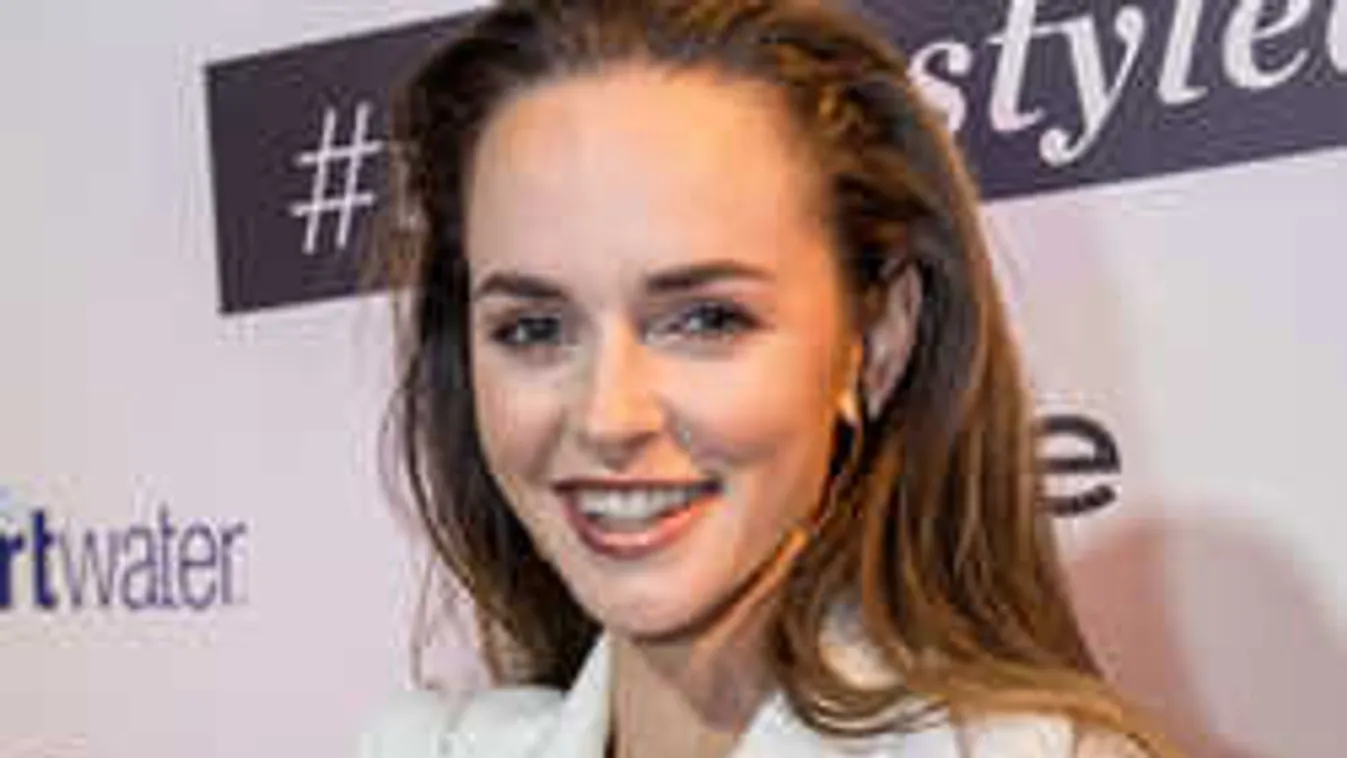 Gyermekei nélkül lépett le az országból: ide szöktek Dobó Ágiék