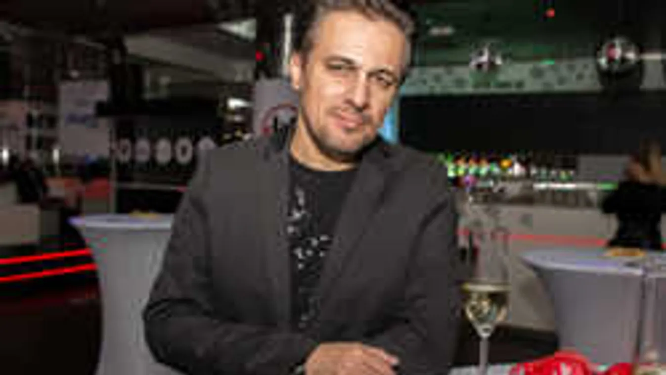 Fájdalmas búcsú: gyászol a magyar énekes