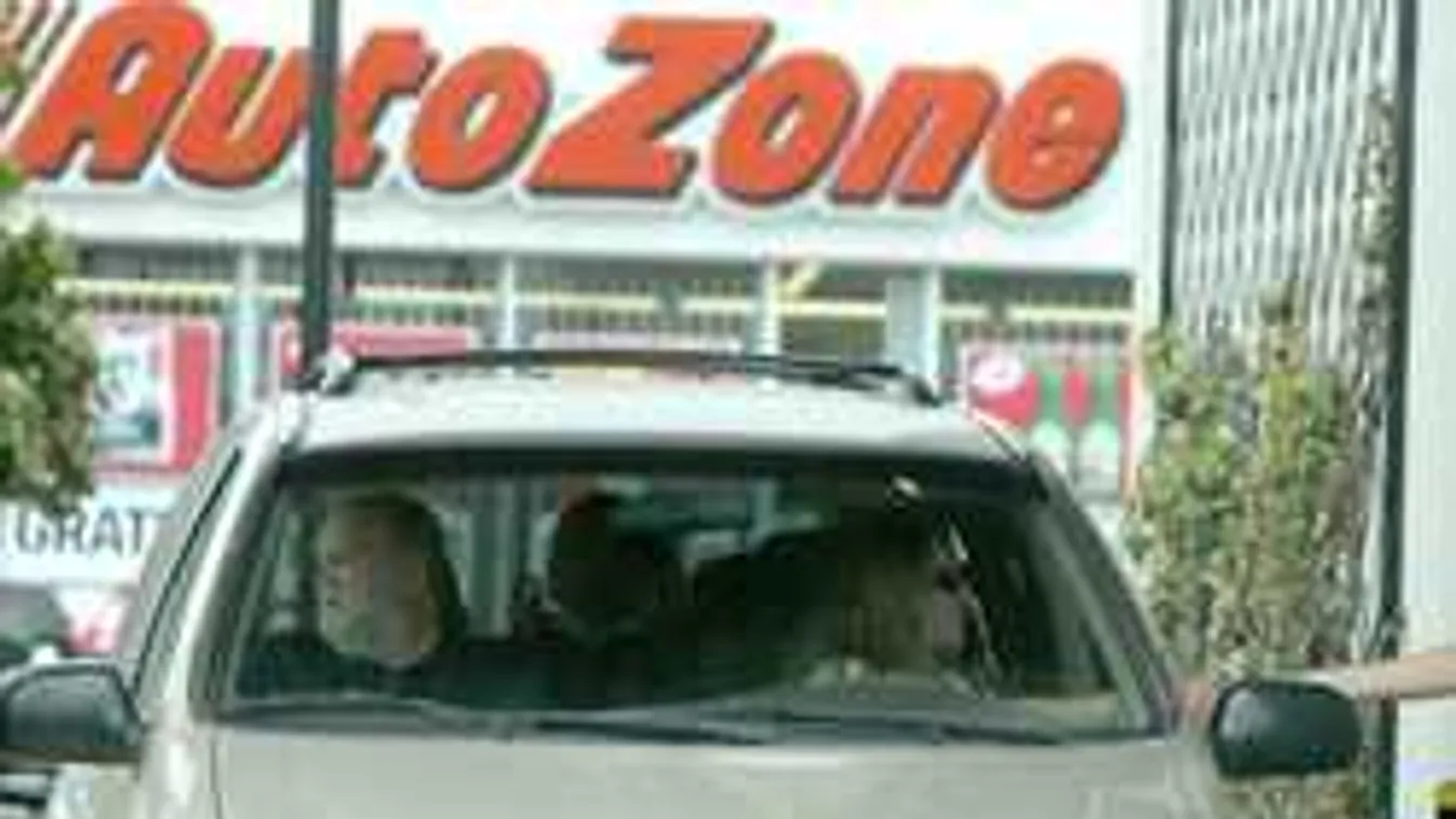 Megjöttek az első, műtét utáni fotók Meghan Markle édesapjáról