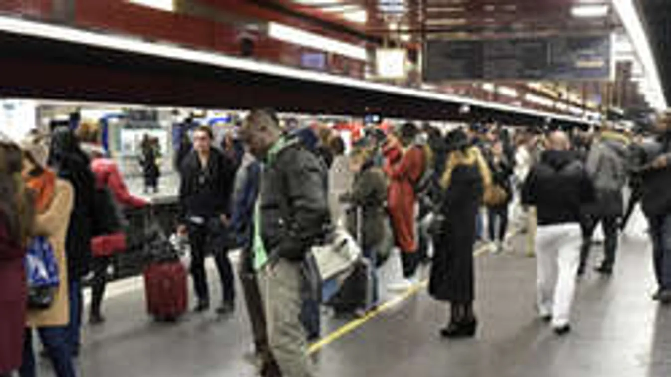 Terrorakciót színlelve fosztogattak a párizsi metrón!