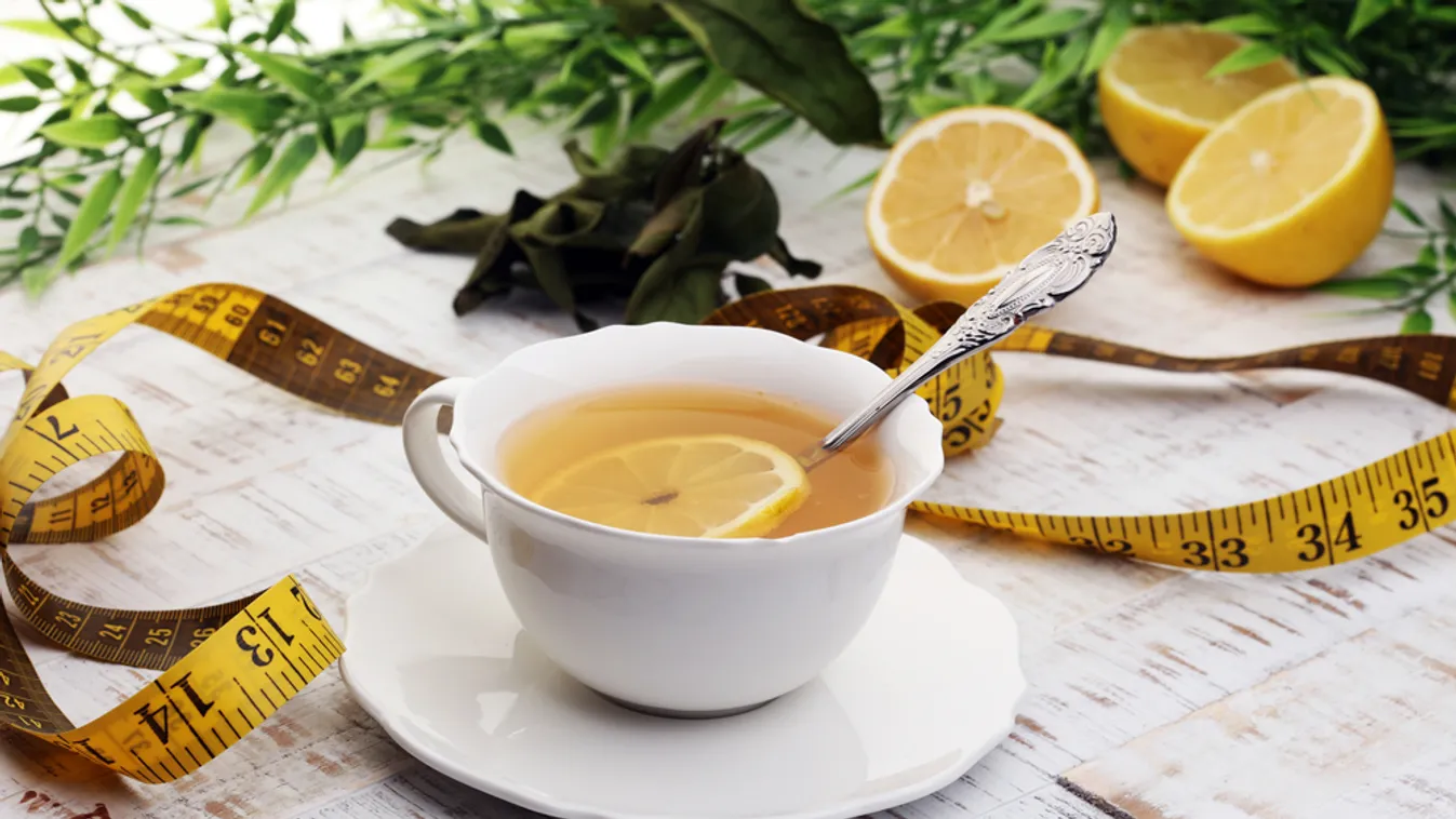 Tea.,Herbal,Tea.,Mint,Leaf.,Tea,In,A,Glass,Cup,