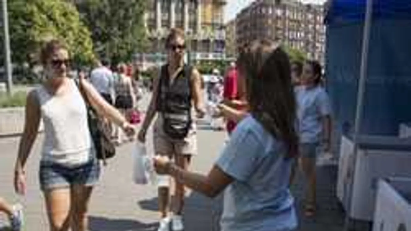 Támad a nyár: Itt kaphatsz ingyen vizet a tomboló hőségben