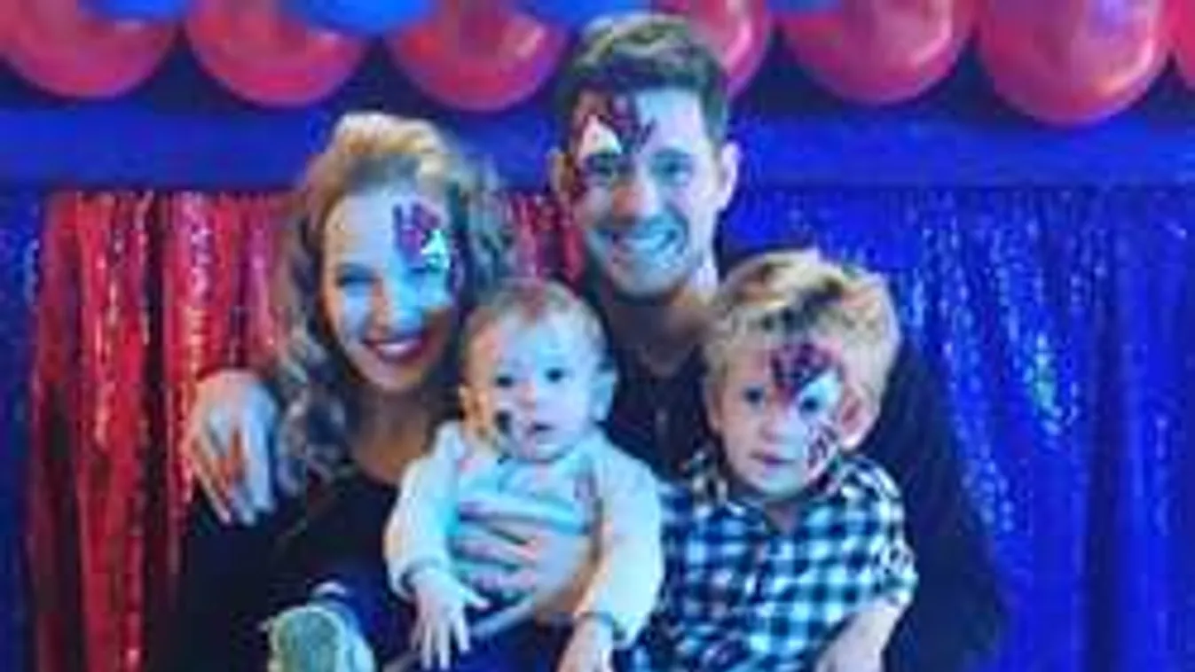 Hivatalos bejelentés, megható okból lett ez a sztárpár babájának neve