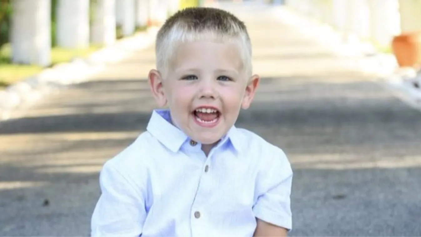 Szörnyű tragédia: meghalt egy 4 éves kisfiú, miközben mesét nézett a tévében