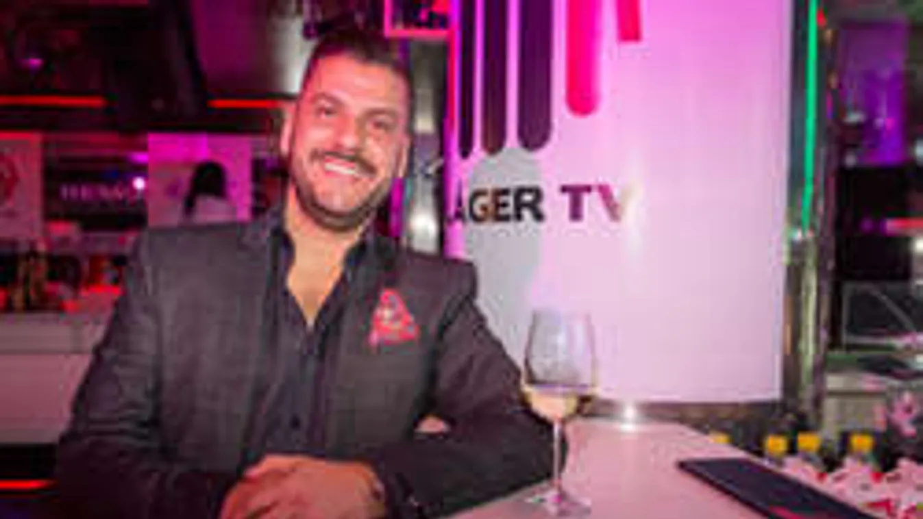 Luxus hajóútra viszi családját Kökény Attila