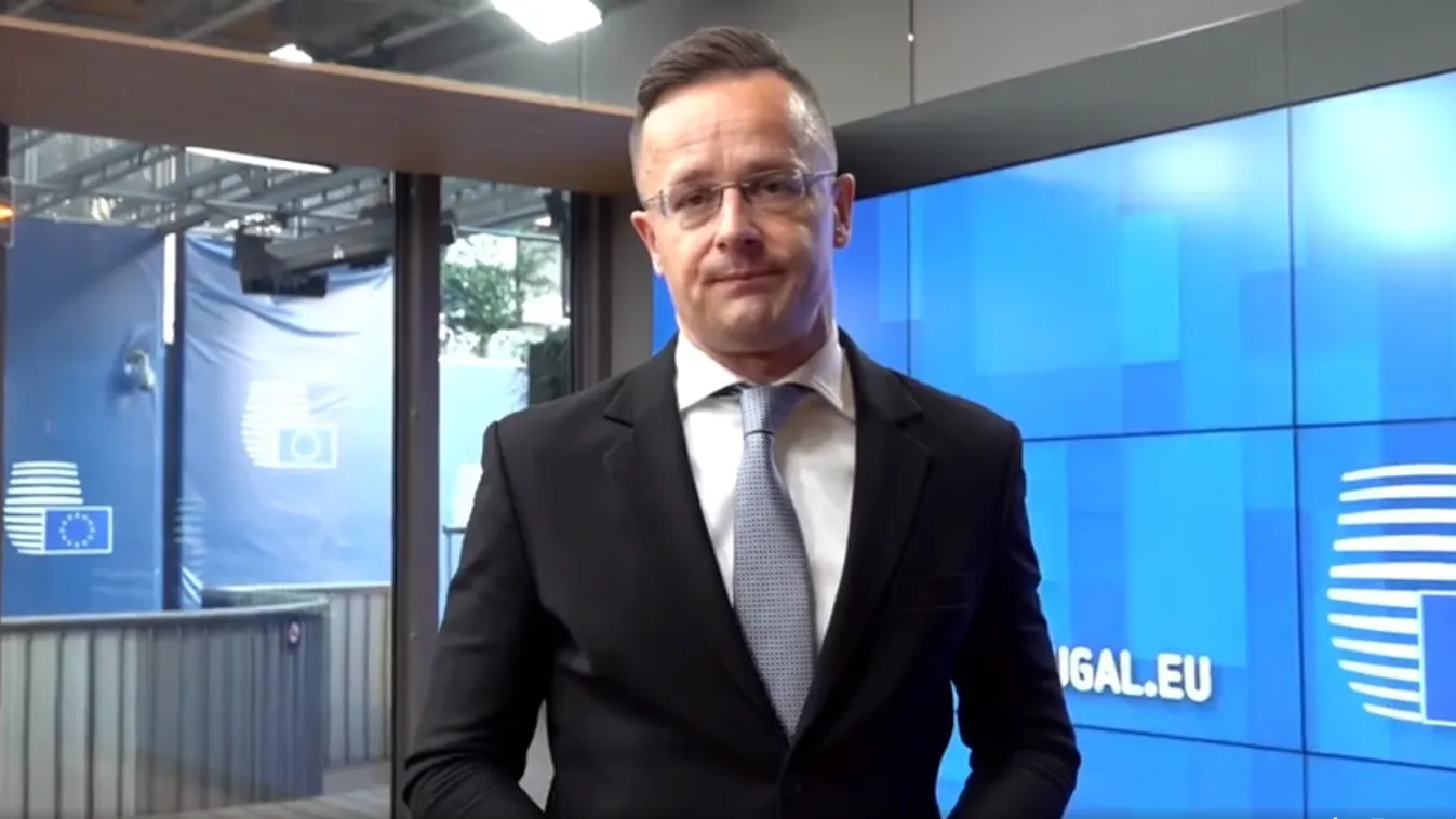 Szijjártó Péter bejelentette: újabb két országba utazhatunk a védettségi kártyával