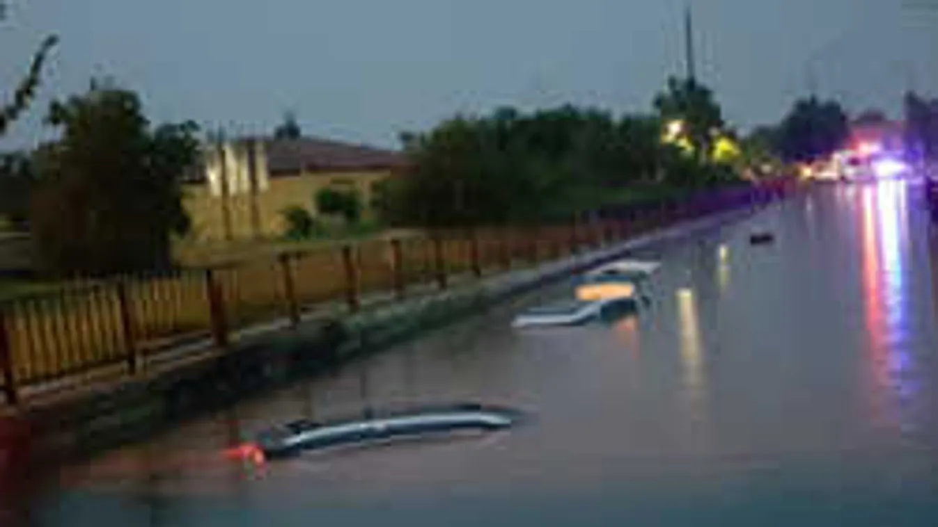 Brutális víz árasztotta el az országot, félelmetes felvételeket kaptunk