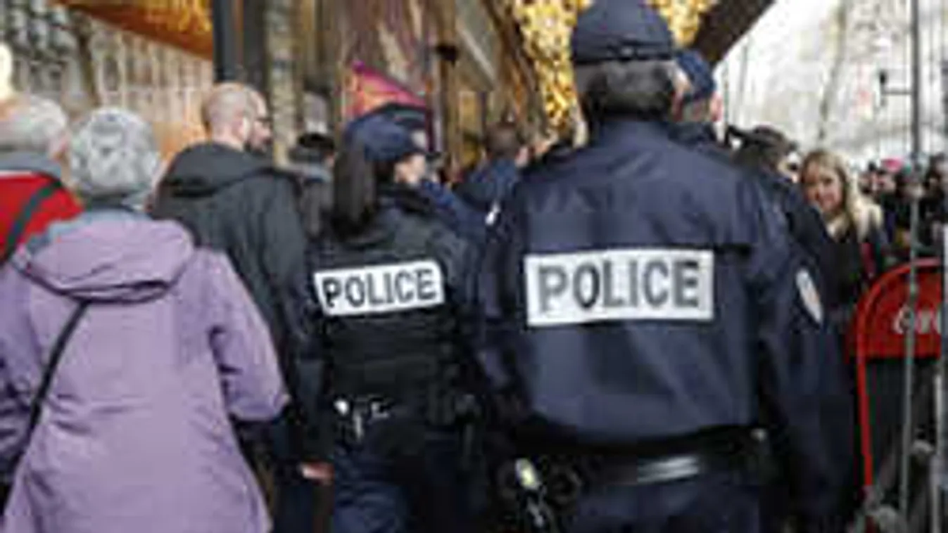 Csatatérré változott Párizs, már halottak is vannak