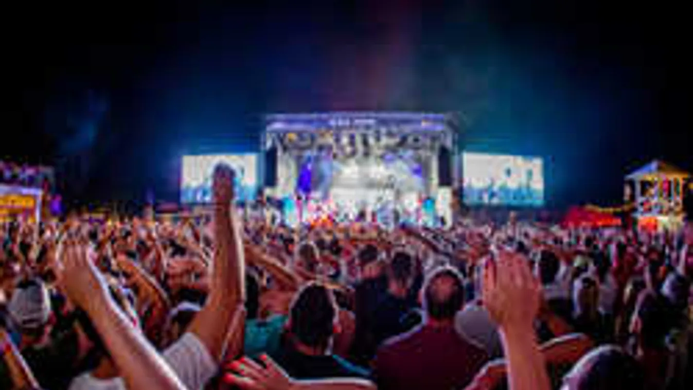 Programdömping a PLÁZSon - a Halott Pénz és Horváth Tamás is beveszi hétvégén a strandot