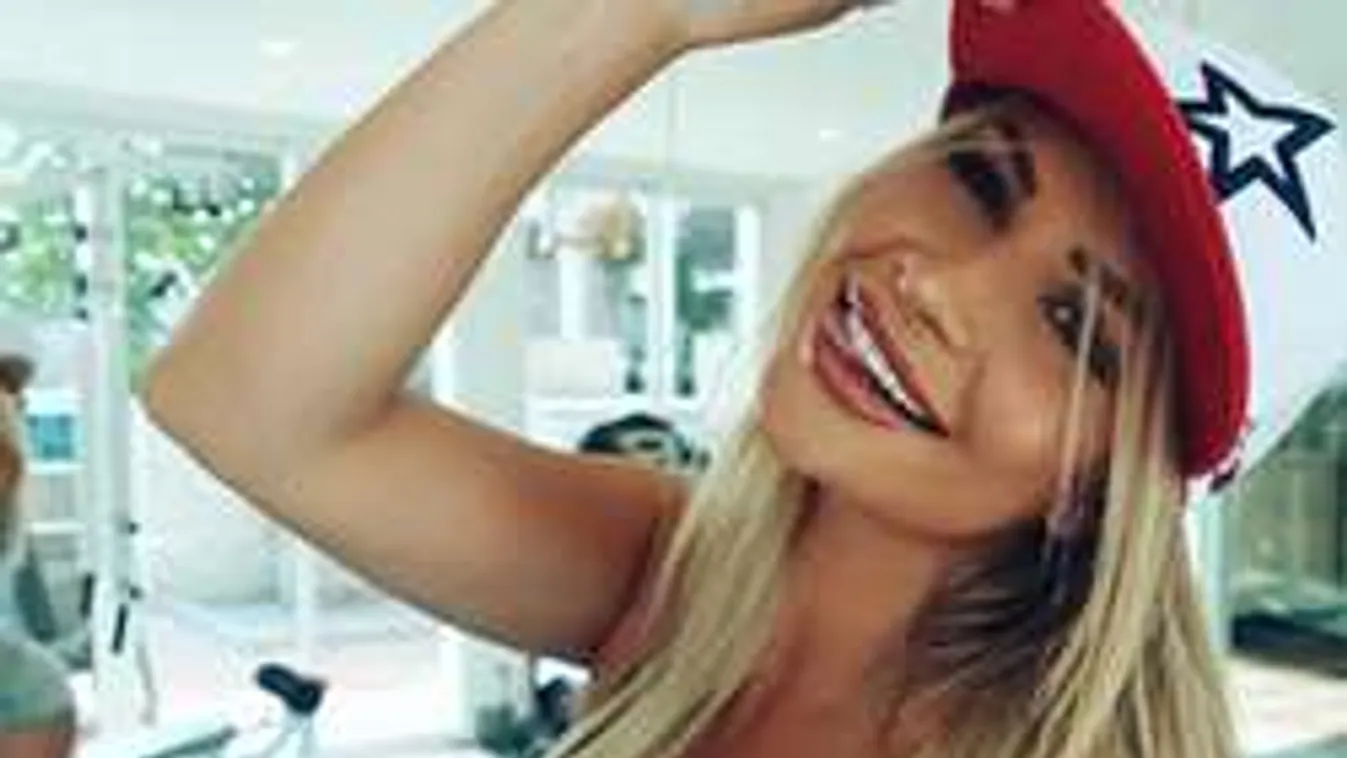 Felfedte bámulatos melleit a brutál formás álomnő