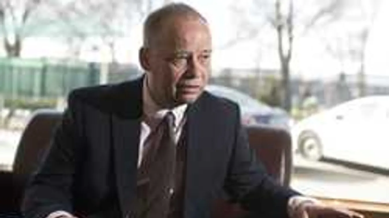 Szanyi kapitány belegyalogolt az MSZP-be