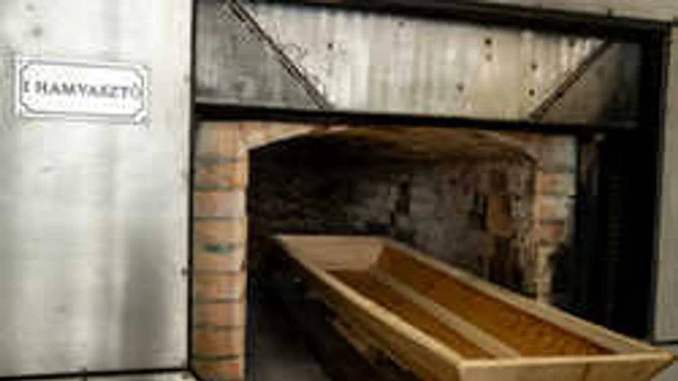 Valódi látványosság lett itthon a holttest elégetése